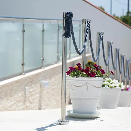 Li Pali & Restaurant 3*