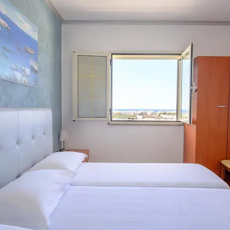 Ξενοδοχείο Li Pali & Restaurant 3*