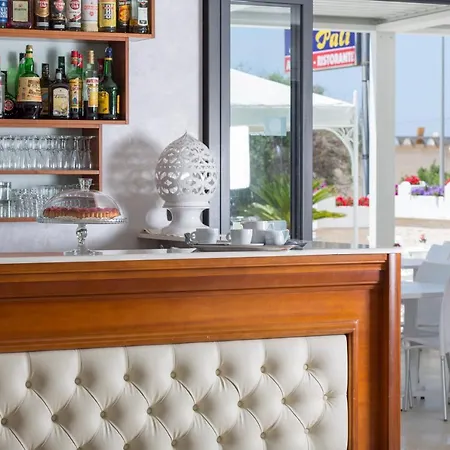 Li Pali & Restaurant מלון Torre Pali